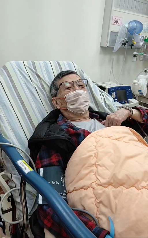 90歲阿西深夜出事！楊繡惠證實「突盜汗、全身癱軟」　擔憂曝「最新病況」