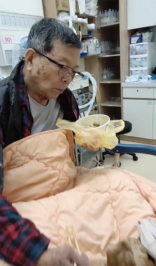 90歲阿西深夜出事！楊繡惠證實「突盜汗、全身癱軟」　擔憂曝「最新病況」