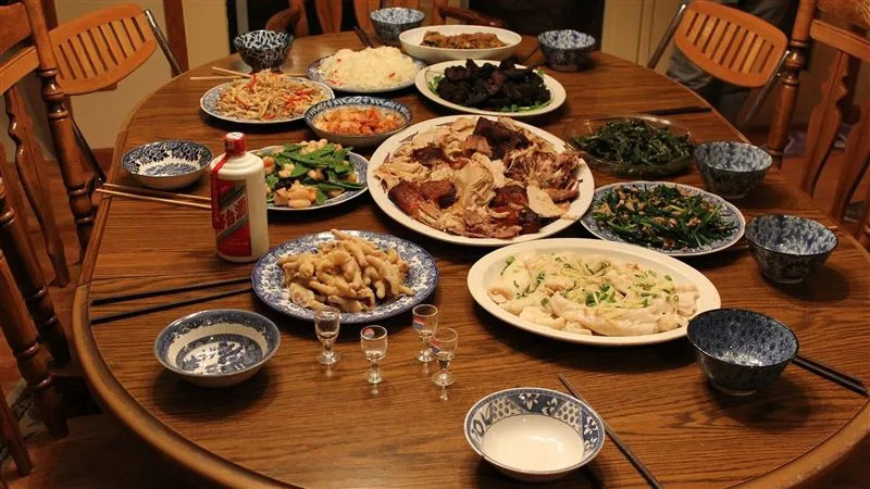 返鄉大塞車！人妻回婆家吃年夜飯「6:20分進門」　「目睹餐桌一幕」神隊友霸氣走人
