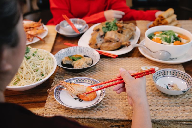 返鄉大塞車！人妻回婆家吃年夜飯「6:20分進門」　「目睹餐桌一幕」神隊友霸氣走人