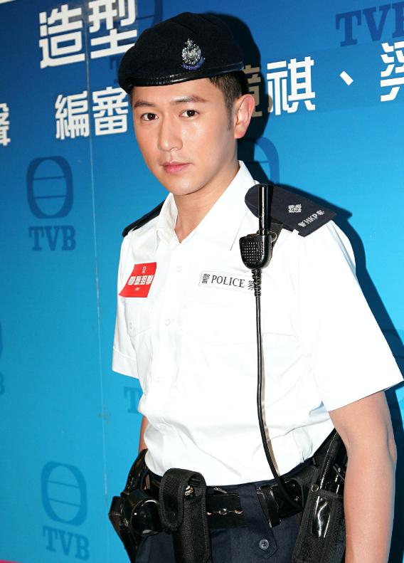 新年摯愛出殯！46歲男星「突曬棺木照」悲慟送別　目睹「推入火化」哽咽：我們再相見