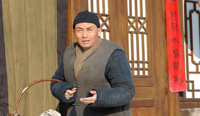 資深演員驟逝！年僅60歲「臨終一幕」被公開　躺病床上「骨瘦如柴」：親友圍一圈送別
