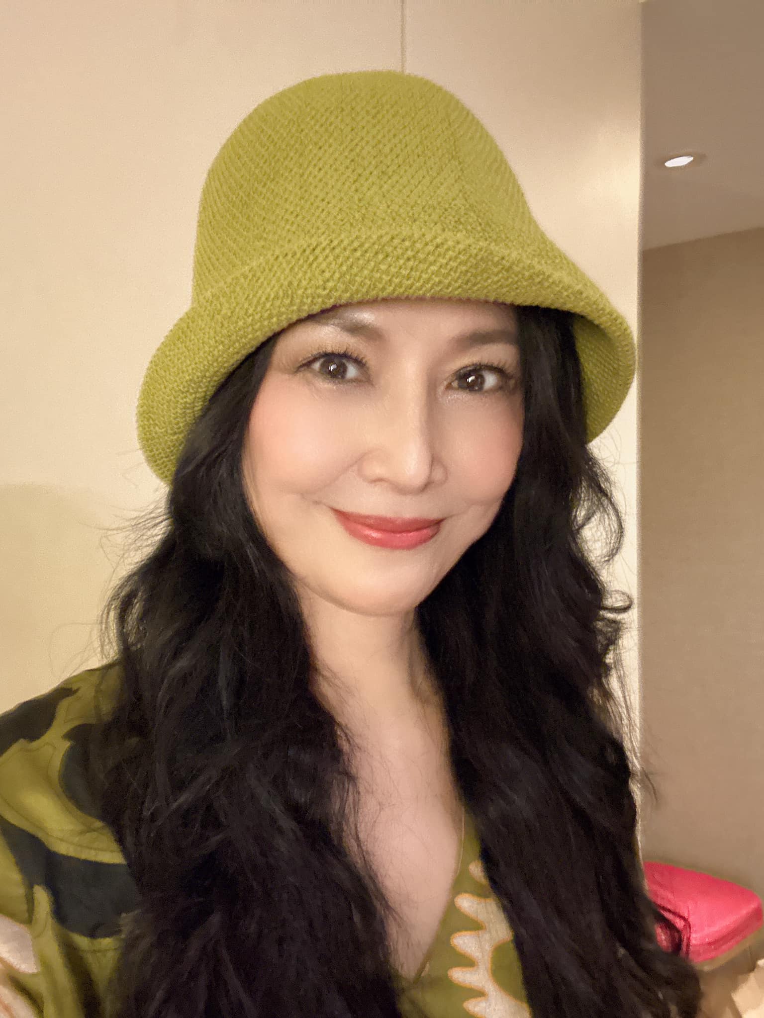 61歲玉女歌手認了「戀上20歲弟弟」！老了對婚姻仍憧憬「找個伴很好」