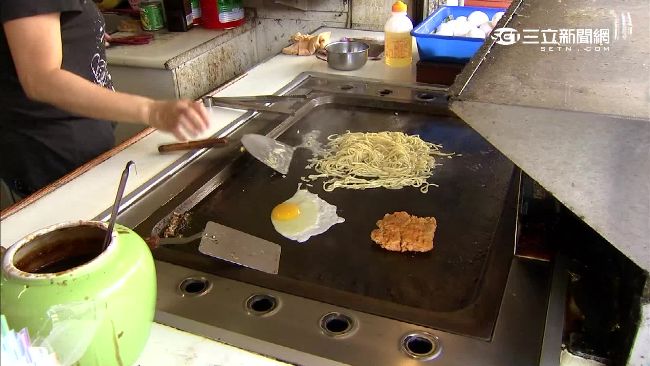 以為工作太操!早餐店老闆娘「長期腰痠背痛」不理會 突冒1症狀「查出已是晚期」:忽視九前兆