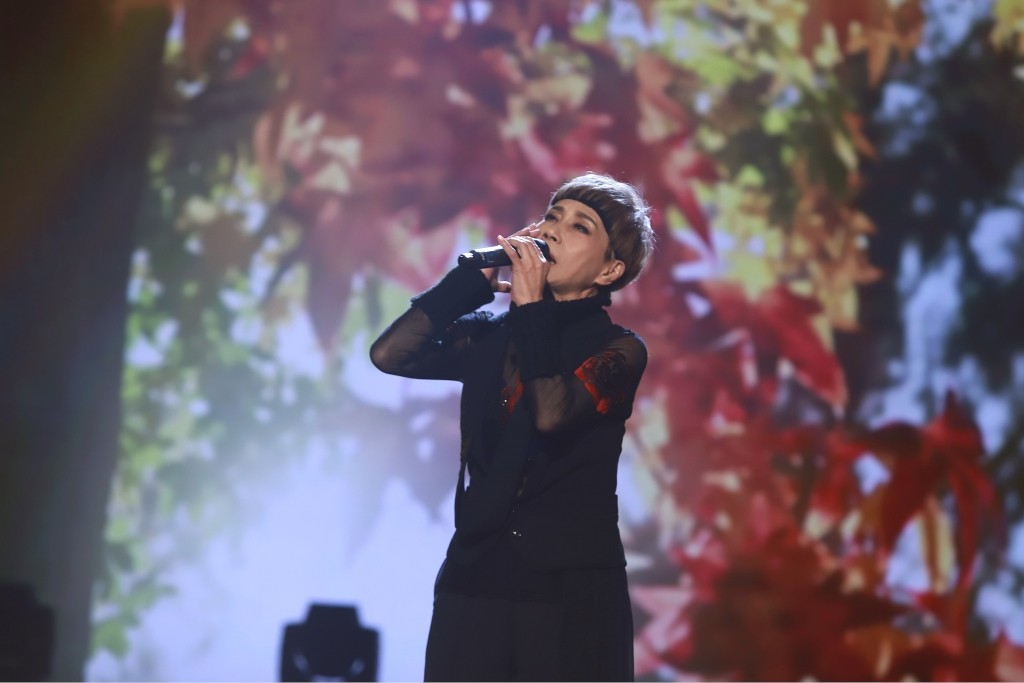 66歲歌后遭撞飛！送醫手術「劃開15公分」緊急停工　揭現況「一症狀纏身」嘆：沒好要再動刀