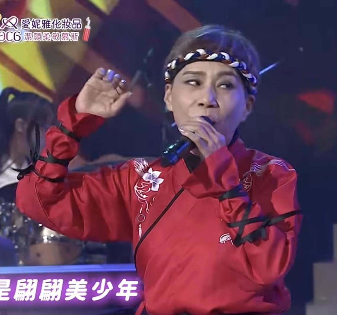 66歲歌后遭撞飛！送醫手術「劃開15公分」緊急停工　揭現況「一症狀纏身」嘆：沒好要再動刀