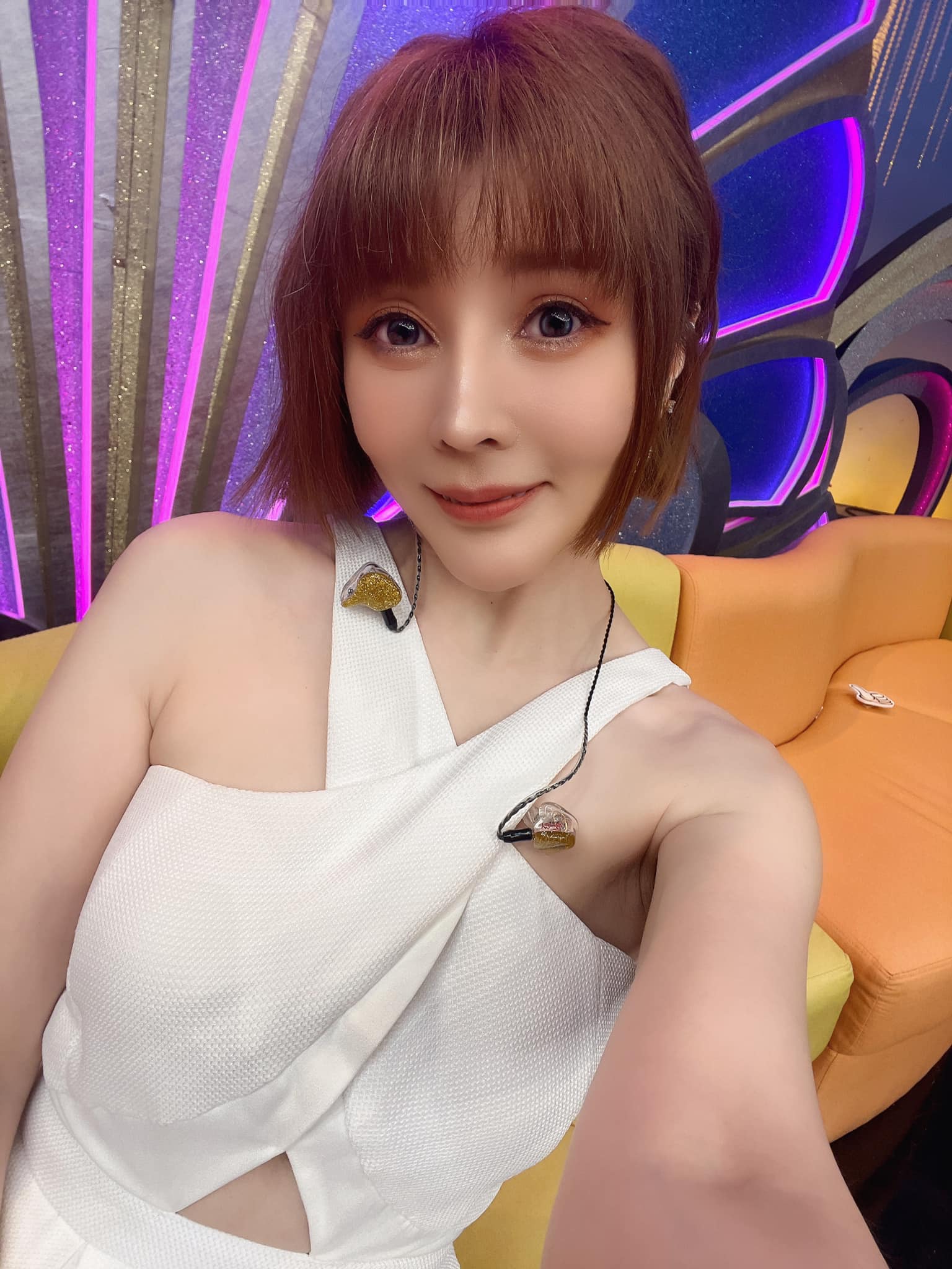 唱一半傳槍響!43歲台語歌手「演出喊卡避難」一片恐慌 全場四處竄逃「發抖躲後台」