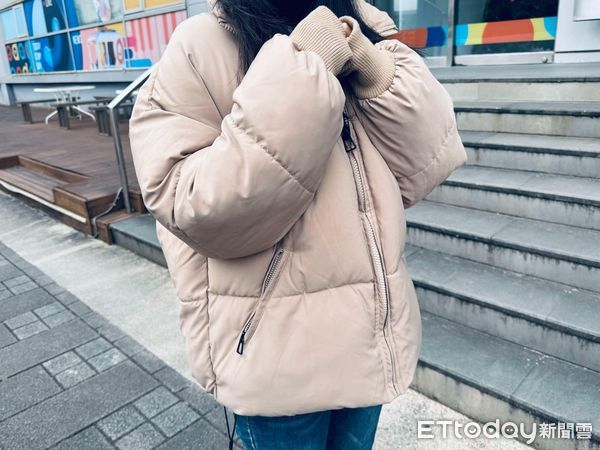 羽絨外套輸了!寒流來襲網大推「只要500塊超保暖外套」 價格親民「機車族也大推」:騎車穿也很夠