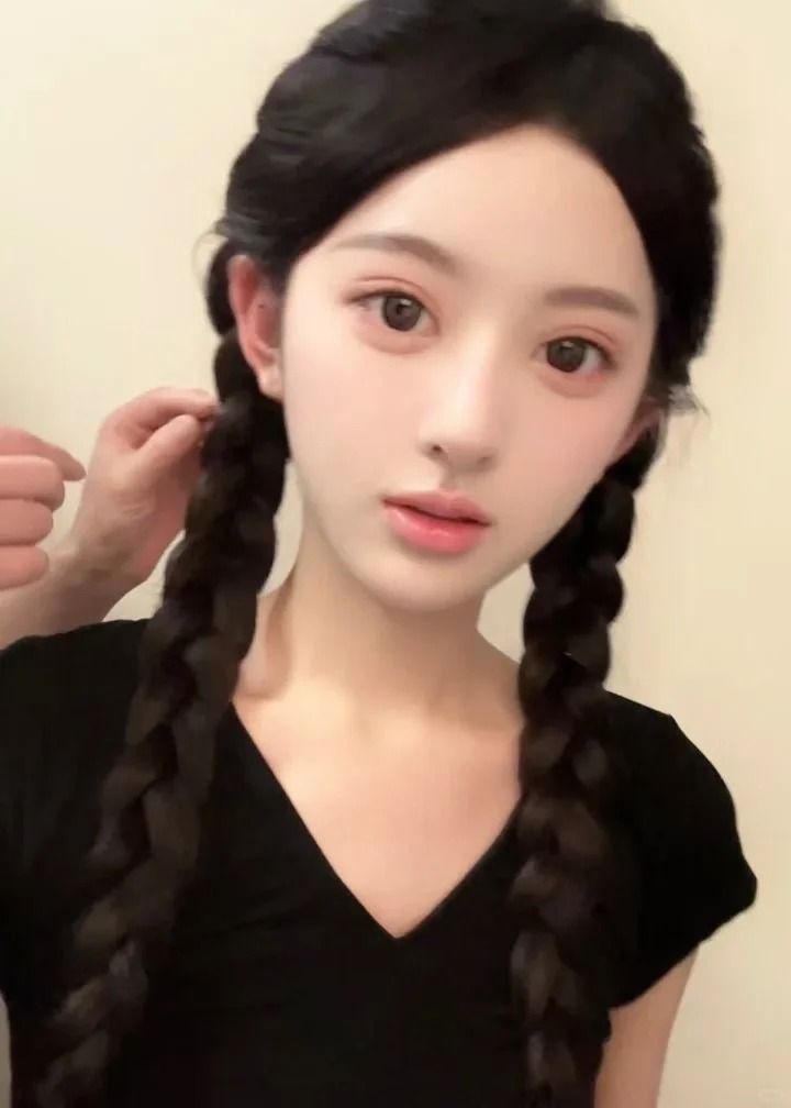 美到不真實！神顏考生皮膚太好「被評審要求卸妝5次」　素顏太驚人「成功拿藝考榜首」