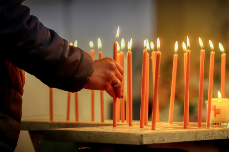 尾牙祭拜攻略大公開！五大供品招好運，土地公最愛這時段拜拜