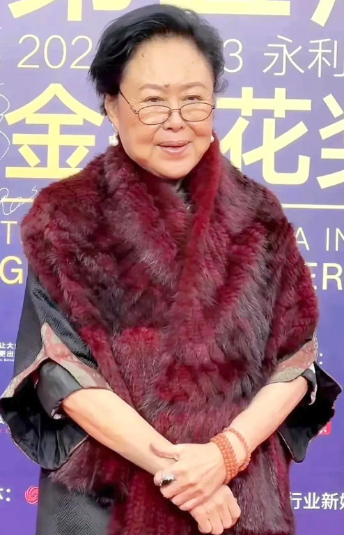 最苦命影后！2次婚姻都失敗「兒子入獄」　3婚終遇良人「老公又離世」今74歲近況曝光