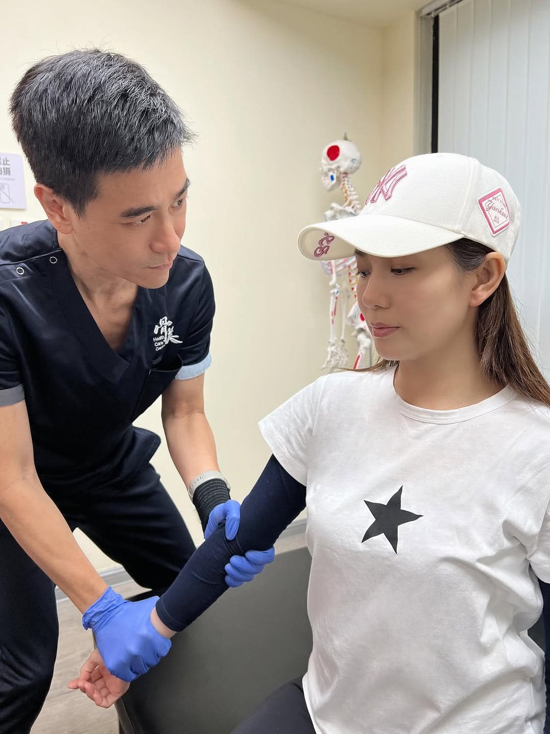 淡出螢光幕！51歲知名男星「如今改當整骨師」 　生意超好「連大明星也找上門」曝轉行原因
