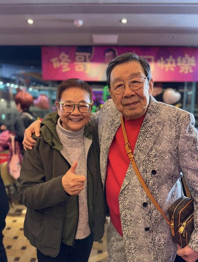 知名大咖「93歲壽宴四代同堂」子女從國外趕回來　兒孫簇擁「合照12歲曾孫」畫面動人