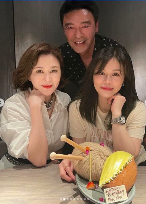 再婚11年！71歲男星頒獎典禮上「愛妻視角流出」　「美妻神似關之琳」私下是好繼母