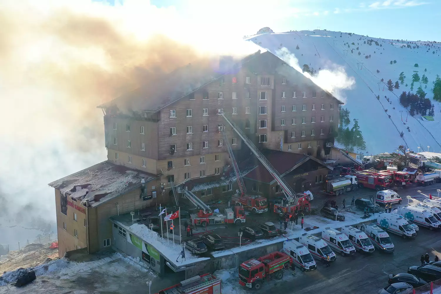 深夜傳大規模傷亡!知名渡假飯店「釀76死51傷」 目擊者驚慌:「現場宛如世界末日...」