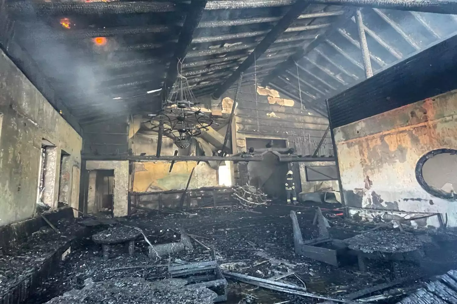 深夜傳大規模傷亡!知名渡假飯店「釀76死51傷」 目擊者驚慌:「現場宛如世界末日...」