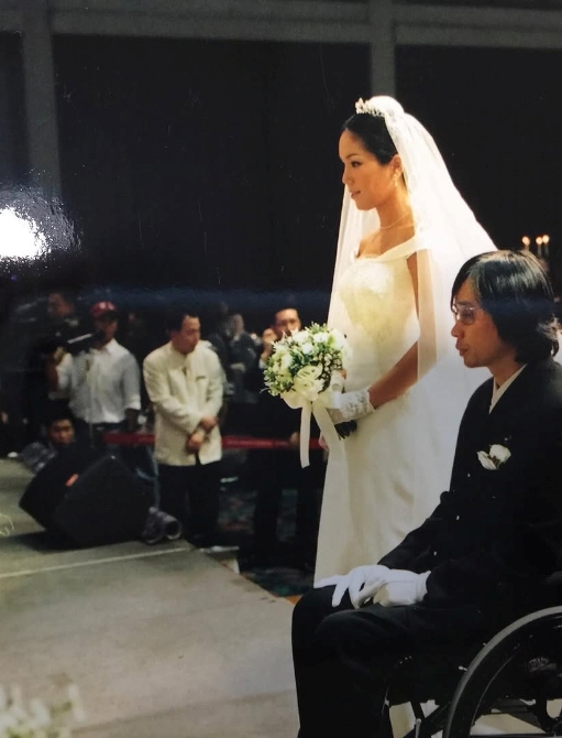 大咖男星「遇重大車禍」被判終身癱瘓！25年妻淚訴「像活在地獄」：想離婚