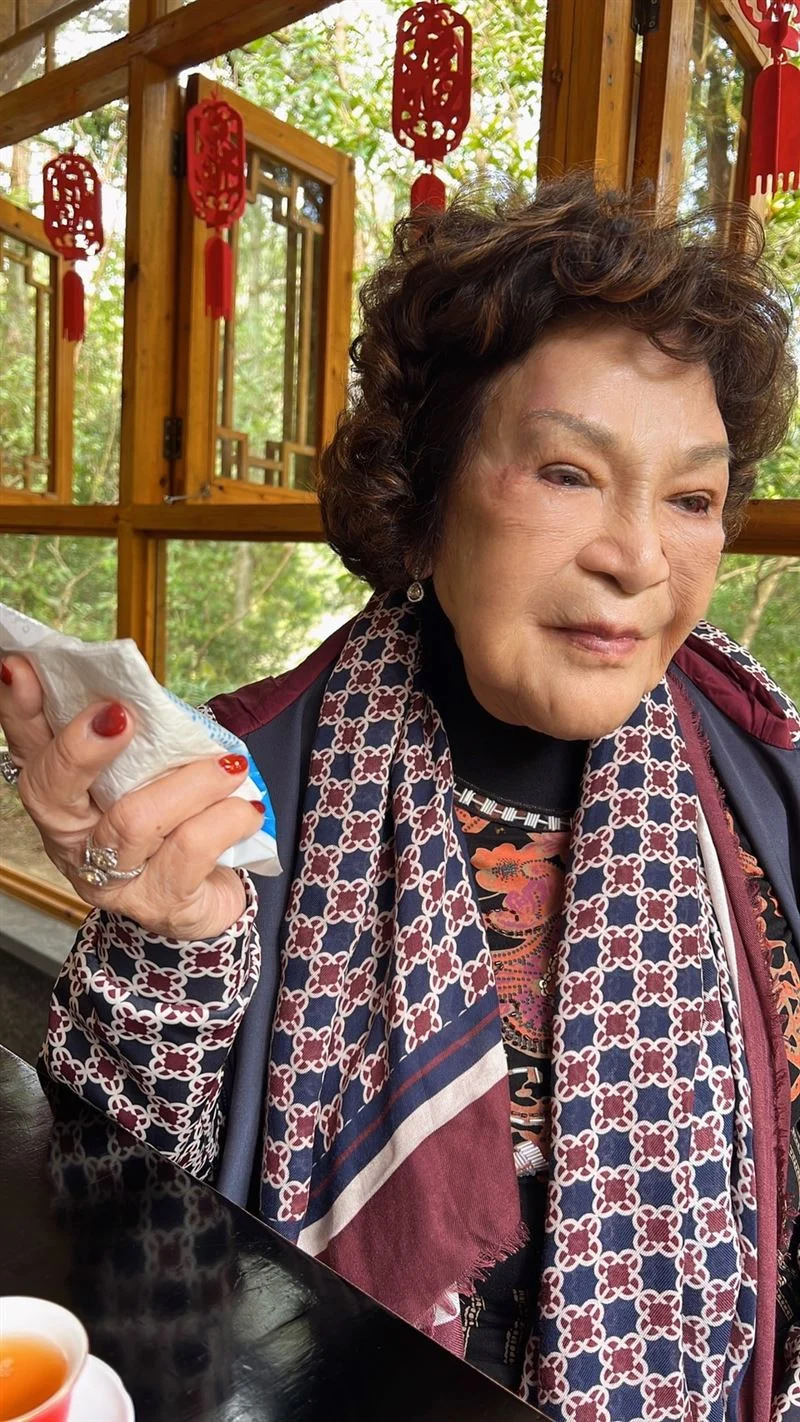 88歲阿姑驚傳「臉部動刀10小時」!最新病況曝光...
