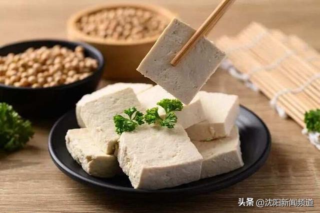 全台500萬人高血壓！「常吃兩種水果」風險降低40%　62歲阿姨「1習慣釀腦溢血」