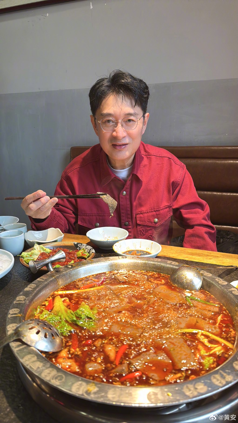 黃安回台狂抱怨！不爽台灣2件事「氣喊把人搞憂鬱」　拋新年願望「期待2035年坐高鐵去台北」