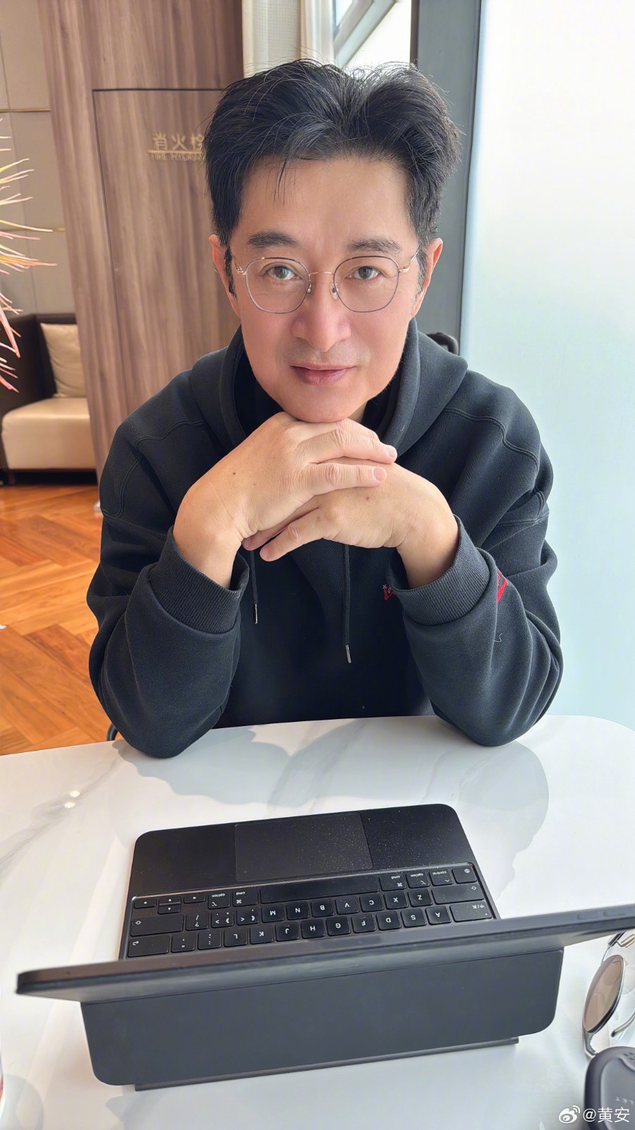 黃安回台狂抱怨！不爽台灣2件事「氣喊把人搞憂鬱」　拋新年願望「期待2035年坐高鐵去台北」