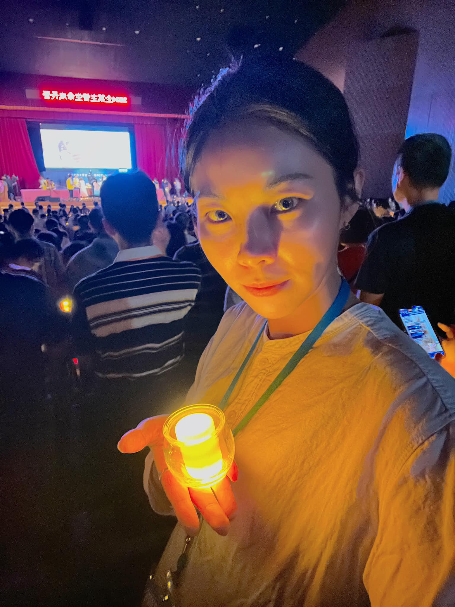 遭逆向車撞飛！美女議員「車禍2個月」現況曝光　雨傘當拐杖「心碎喊話」：還是看不見