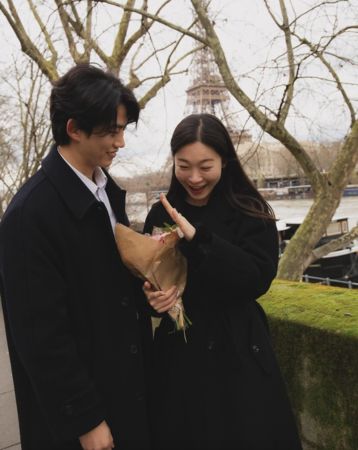 藏圈外女友4年！36歲大咖男星爆「跪下拿鑽戒求婚」　公司緊急回應「網火大開罵」