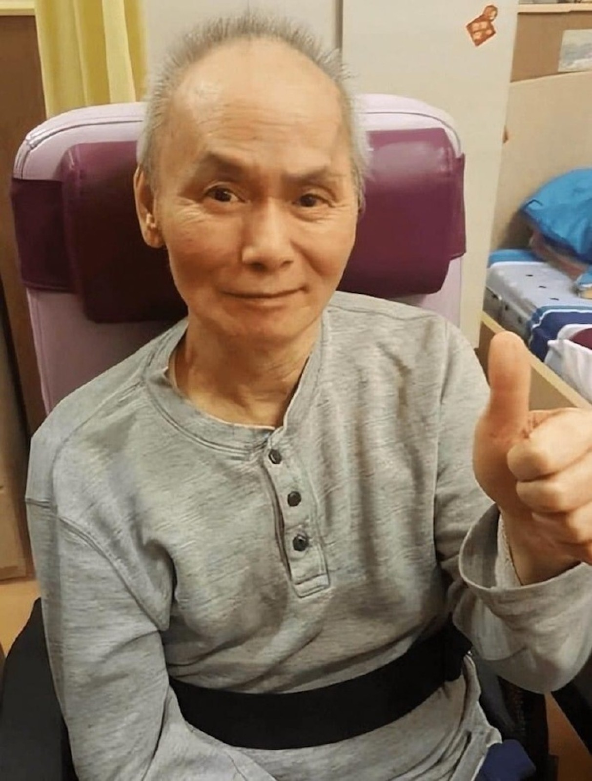 一代功夫傳奇！69歲男星「中風癱瘓坐輪椅」雙頰凹陷　妻離子散「老友救助近況曝」
