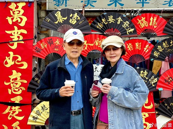80歲歸亞蕾優雅到老！「牢記3技巧」：女人直面衰老，比刻意扮嫩更耐看