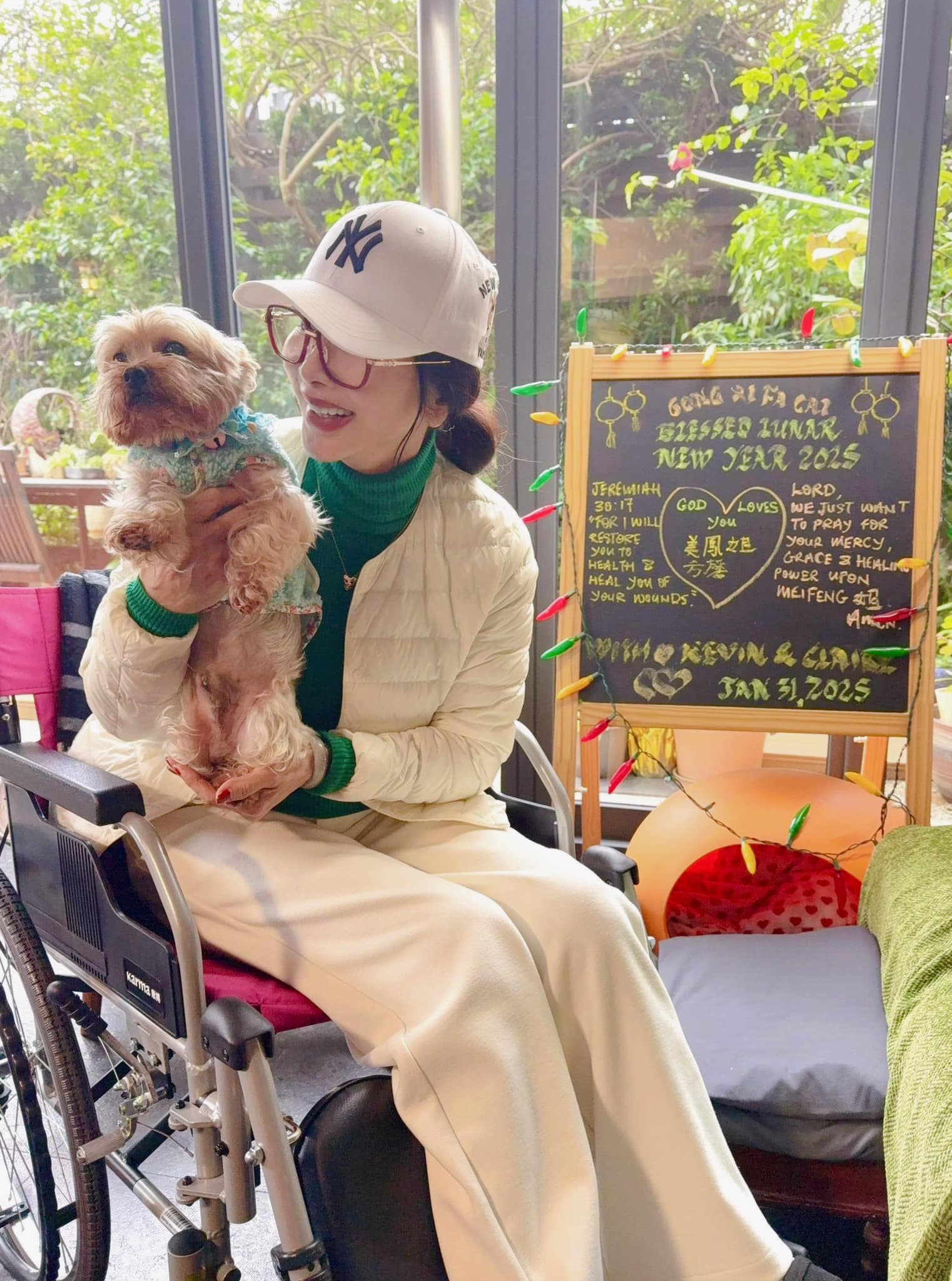 年前重摔！陳美鳳「打石膏坐輪椅」最新病況曝光　吐心聲「真的很不方便」：急勸必做一事