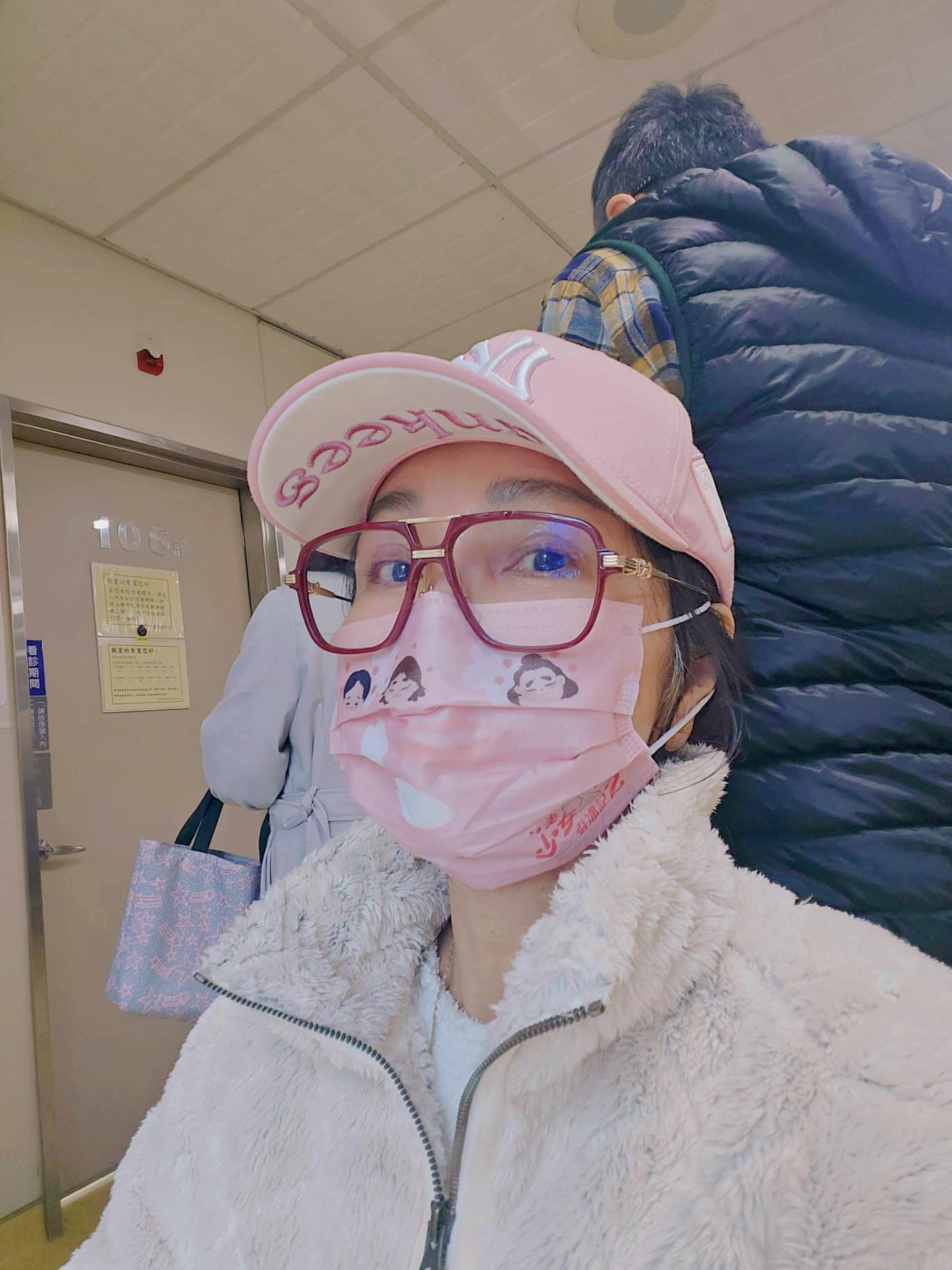 年前重摔！陳美鳳「打石膏坐輪椅」最新病況曝光　吐心聲「真的很不方便」：急勸必做一事