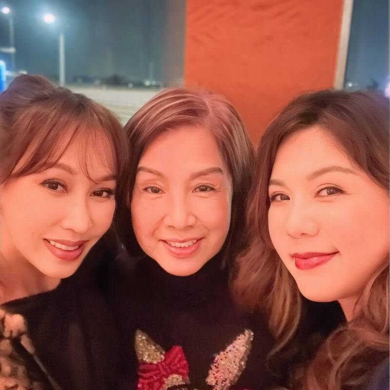 替富豪未婚生女！資深女星「吞40粒安眠藥」輕生獲救　難忍「愛女同性婚」鬧決裂