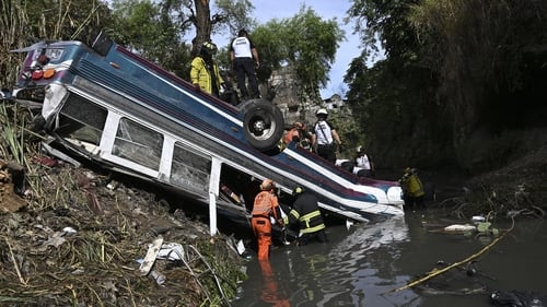 凌晨發生恐怖事故「釀至少55死」！遺體停滿太平間「家屬趕到場痛哭」