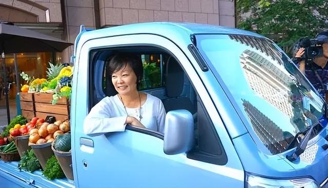 淚別亡夫！安倍晉三遺孀「卸下前首相夫人光環」每周田地耕作　自帶飯糰「樂當樸素農村婦」