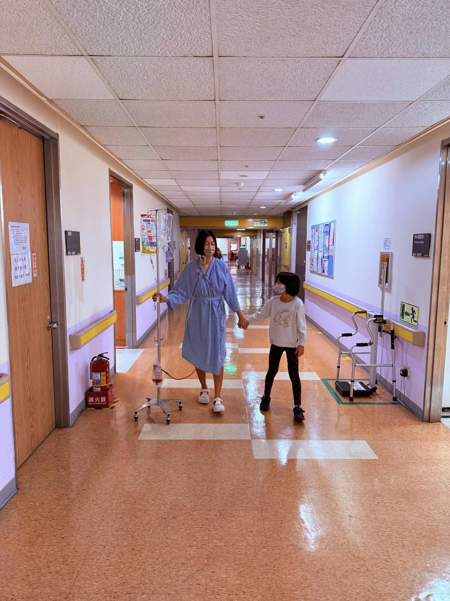 一開始以為是內痔！47歲女星「發現腸癌始末」曝光：胸也異常　崩潰「一舊疾」無法保險