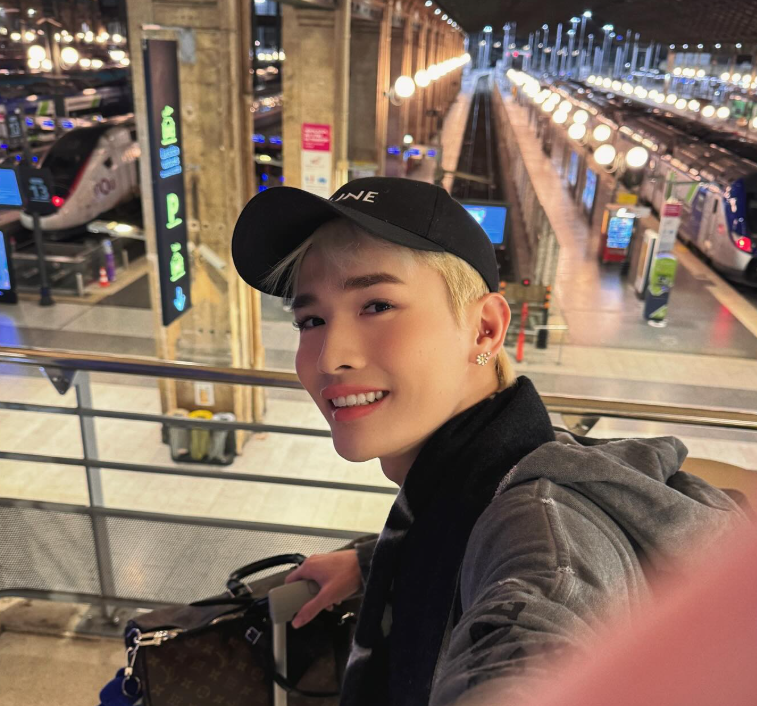 才被酸是祖國美人！鍾明軒遭爆「自薦上節目又臨時取消」　打完電話就消失「我這下大雨無法出門」