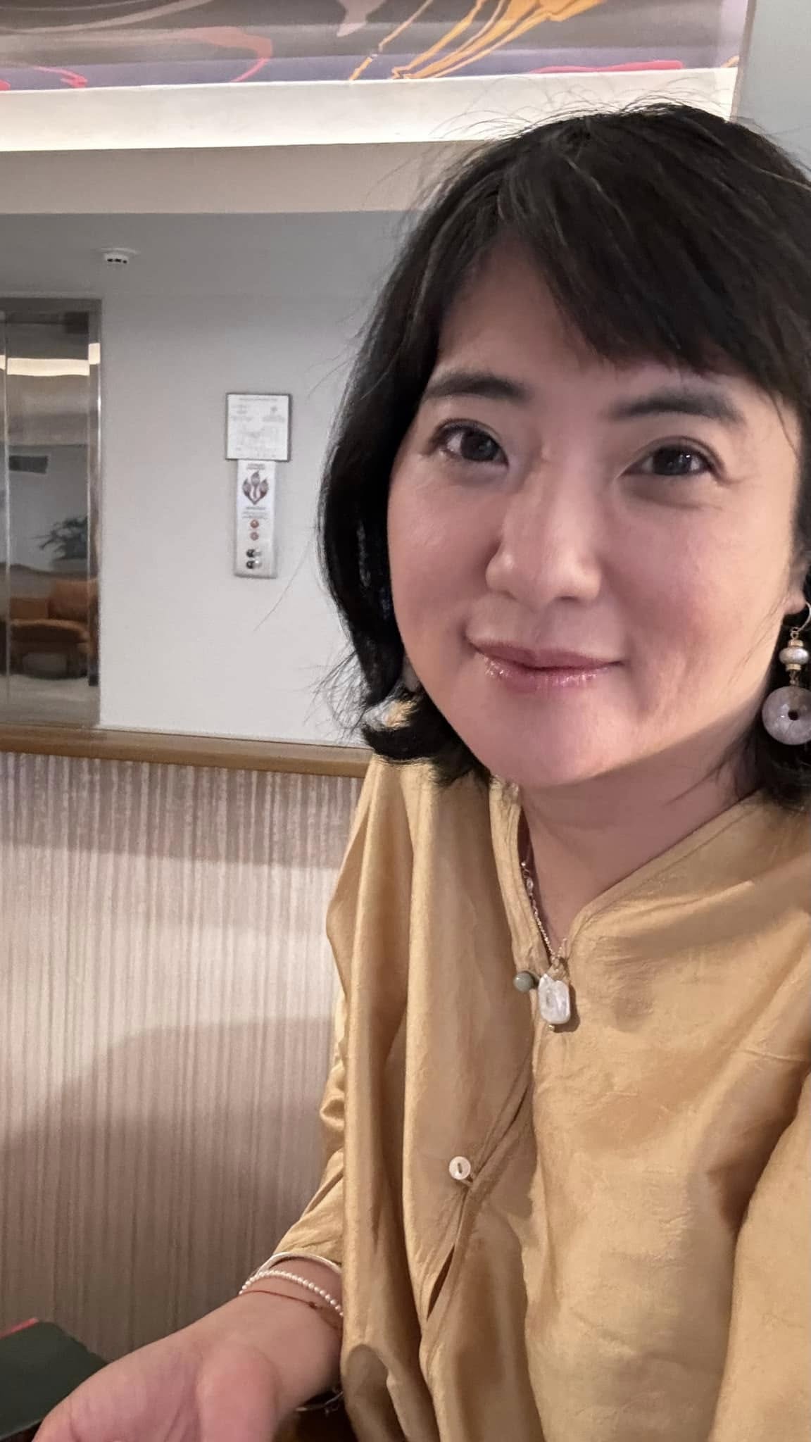 剛證實結束20年婚姻！49歲女星「再傳壞消息」緊急返台　被警告「恐有失明風險」現況曝光