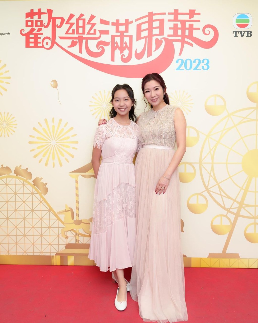 情人節放閃！47歲女星「誤PO一絲不掛照」泡鴛鴦浴　「機師尪環抱入鏡」恩愛14年