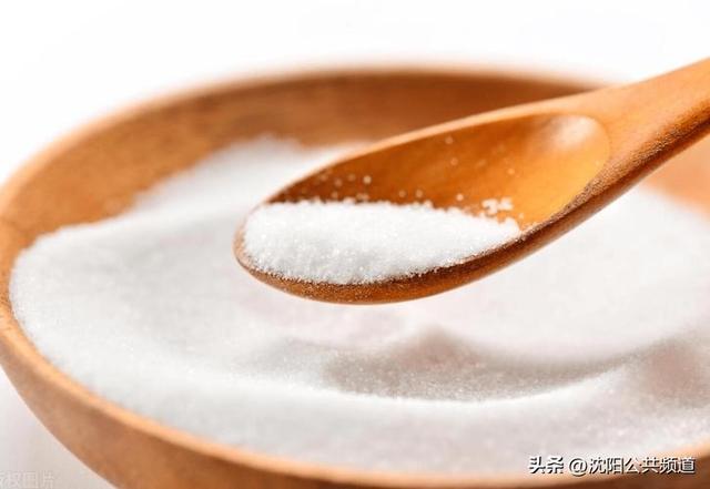 這2種食鹽別再買了！家裡有的倒掉「不建議再吃了」　長期吃「腎臟、心臟」悄悄生病
