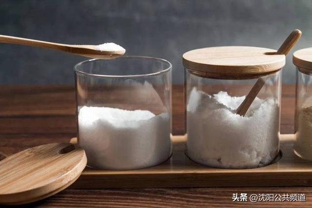 這2種食鹽別再買了！家裡有的倒掉「不建議再吃了」　長期吃「腎臟、心臟」悄悄生病