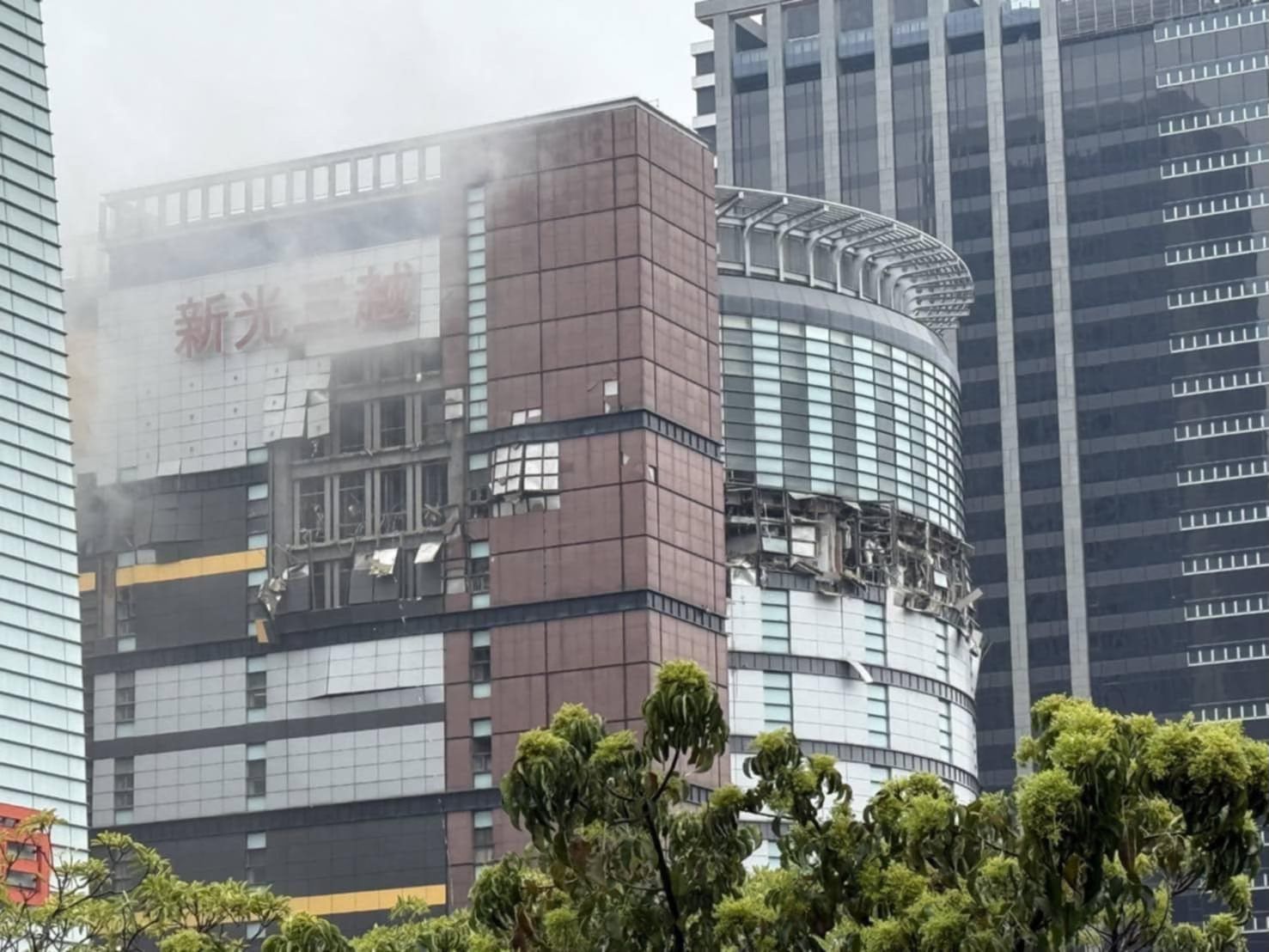 台中新光三越氣爆！高層發聲明「以員工顧客安全為優先」　他氣炸「打臉說謊」：看了就火大