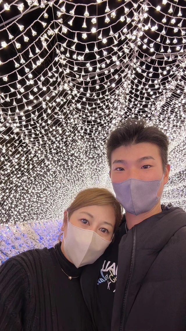 跨越年齡的真愛！32歲男狂追53歲同學母 女兒簡訊成關鍵