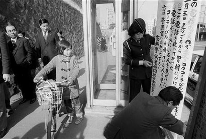 路邊撿到可樂「3人喝下接連喪命」 身體冒詭異粉斑！商店又出現「整箱巧克力」傻了：同個人幹的