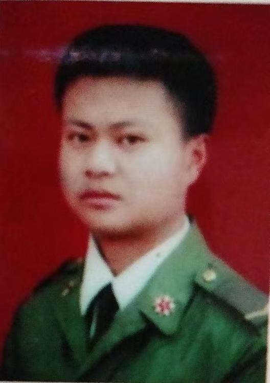 一見鍾情！20歲年輕男「愛上44歲離婚大媽」被唱衰　22年後「母子戀近況曝」網友全笑了