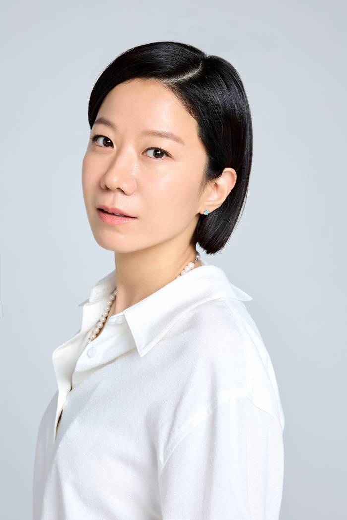 昔日模範夫妻！大咖影帝「車內輕生」享年48歲　遺孀女星「堅強復出養2兒」