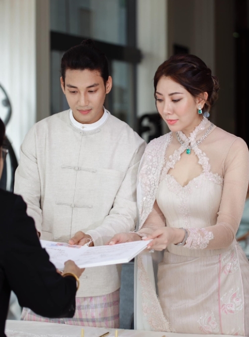 當年紅遍全台！地表最帥和尚「結實肌肉迷倒無數人」　驚喜宣布結婚「女方身份背景超狂」