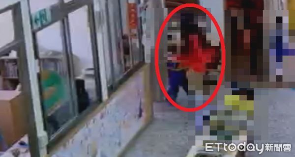 台中恐怖幼兒園!主任動私刑「門夾孩童小手」 黑歷史曝光「拖孩子去撞牆」家長淚:是累犯