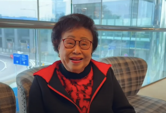 突在家中昏迷！資深女星「緊急送醫動刀」女兒在外崩潰　93歲「近況曝光」合照葉子楣