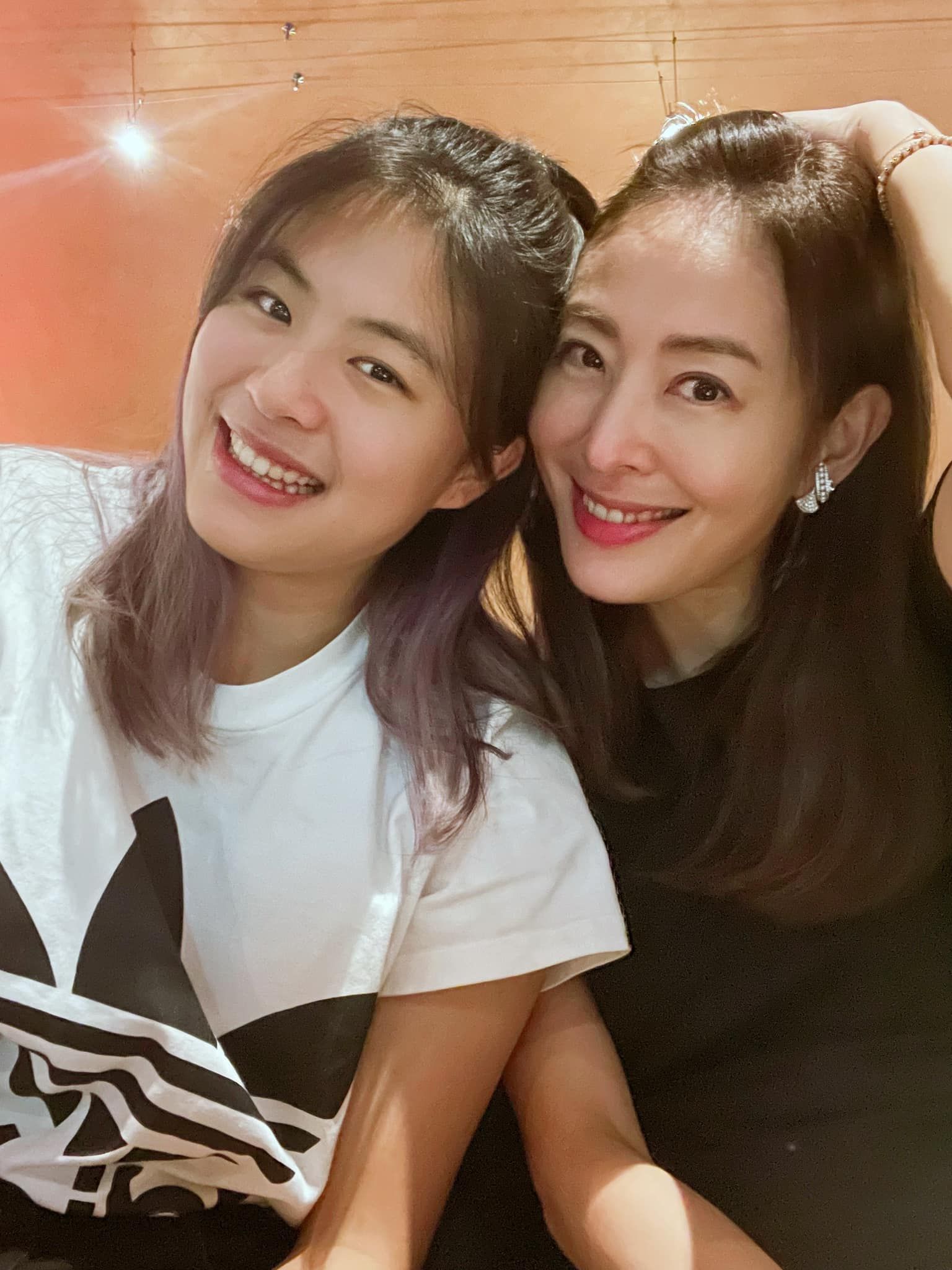 兩女兒皆念美名校！賈永婕一早接電話「激動報喜」　「畫面曝光」嗨翻4萬人