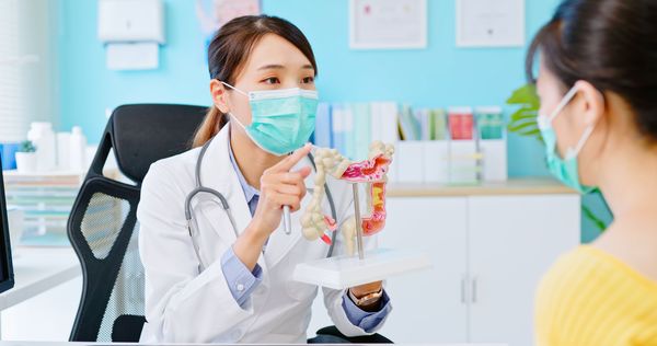 注意了！醫師呼籲「每天大便≠健康」　揭恐怖真相「3大惡化徵兆」：嚴重恐罹大腸癌